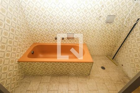 Casa à venda com 380m², 5 quartos e 4 vagasBanheiro Social