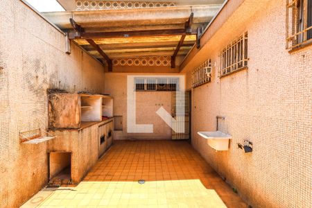 Casa à venda com 380m², 5 quartos e 4 vagasQuintal 1