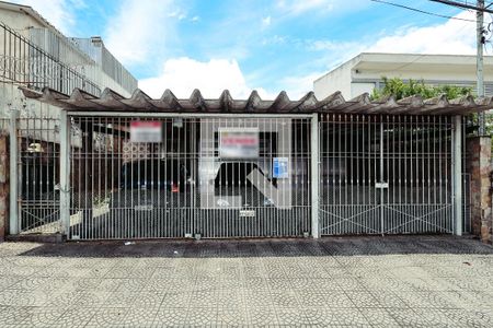 Casa à venda com 380m², 5 quartos e 4 vagasFachada