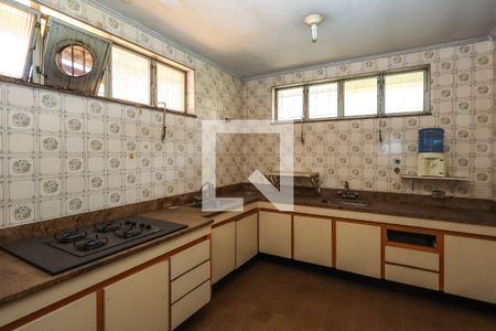 Casa à venda com 380m², 5 quartos e 4 vagasCozinha