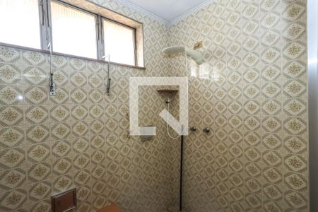 Casa à venda com 380m², 5 quartos e 4 vagasBanheiro Social