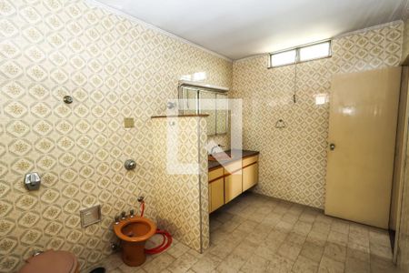 Casa à venda com 380m², 5 quartos e 4 vagasBanheiro Social