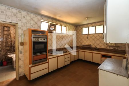 Casa à venda com 380m², 5 quartos e 4 vagasLavabo