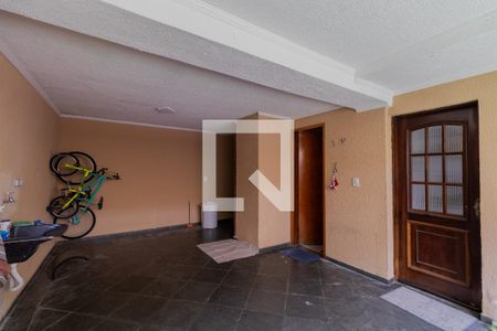 Casa à venda com 200m², 3 quartos e 2 vagas Casa à venda com 200m², 3 quartos e 2 vagasQuintal