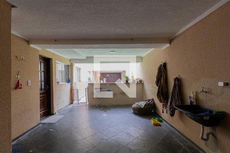 Casa à venda com 200m², 3 quartos e 2 vagas Casa à venda com 200m², 3 quartos e 2 vagasQuintal