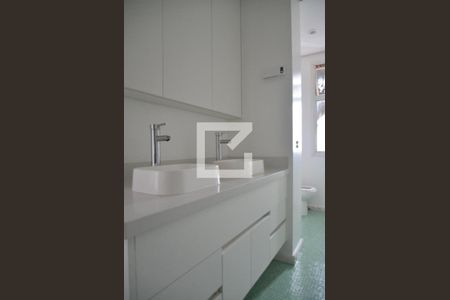 Apartamento para alugar com 440m², 6 quartos e 4 vagasBanheiro da Suíte 3