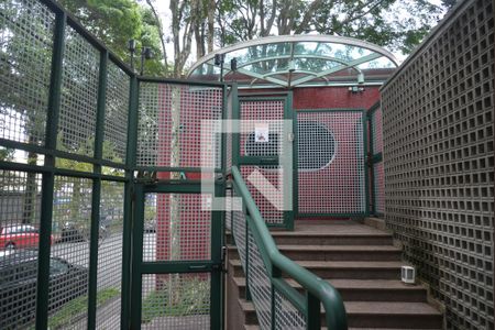 Apartamento para alugar com 440m², 6 quartos e 4 vagasPortaria