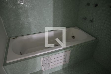 Apartamento para alugar com 440m², 6 quartos e 4 vagasBanheiro da Suíte 3