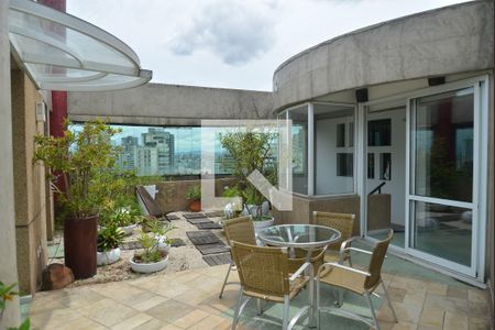 Apartamento para alugar com 440m², 6 quartos e 4 vagasCobertura