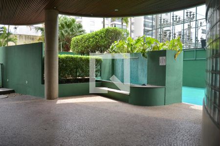 Apartamento para alugar com 440m², 6 quartos e 4 vagasArea de Circulação