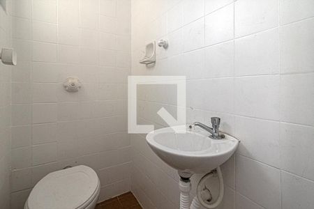 Casa de condomínio à venda com 63m², 2 quartos e 1 vaga Casa de condomínio à venda com 63m², 2 quartos e 1 vagabanheiro na área de serviço