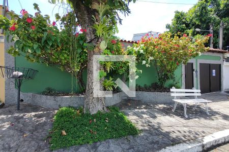 Casa de condomínio à venda com 203m², 3 quartos e 3 vagasFachada 