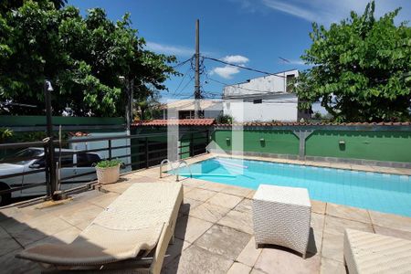 Casa de condomínio à venda com 203m², 3 quartos e 3 vagasPiscina