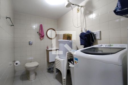 Casa de condomínio à venda com 203m², 3 quartos e 3 vagasBanheiro 2