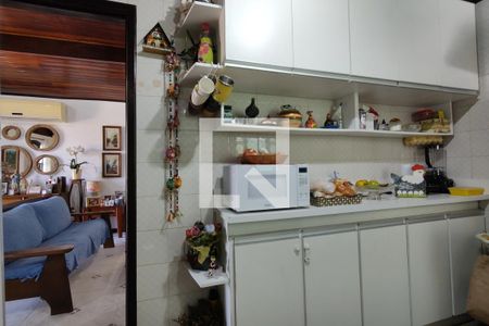 Casa de condomínio à venda com 203m², 3 quartos e 3 vagasCozinha - Armários