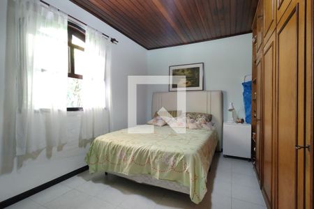 Casa de condomínio à venda com 203m², 3 quartos e 3 vagasQuarto 2 - Armários