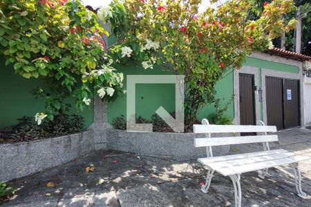 Casa de condomínio à venda com 203m², 3 quartos e 3 vagasFachada 