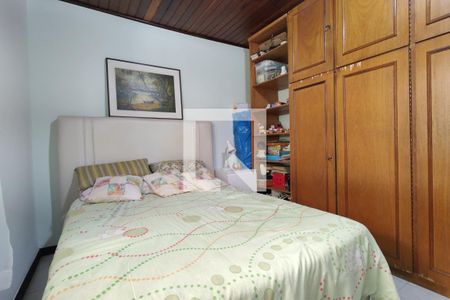 Casa de condomínio à venda com 203m², 3 quartos e 3 vagasQuarto 2 - Armários