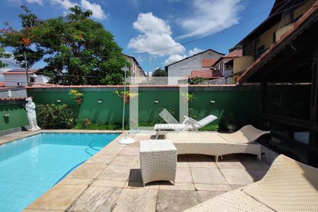 Casa de condomínio à venda com 203m², 3 quartos e 3 vagasPiscina