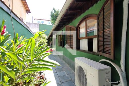 Casa de condomínio à venda com 203m², 3 quartos e 3 vagasQuintal