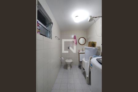 Casa de condomínio à venda com 203m², 3 quartos e 3 vagasBanheiro 2