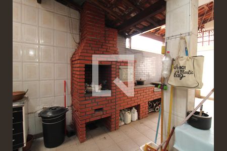 Casa à venda com 100m², 3 quartos e 1 vagaÁrea de Serviço