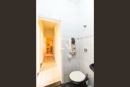 Casa à venda com 250m², 4 quartos e 3 vagas Casa à venda com 250m², 4 quartos e 3 vagasBanheiro