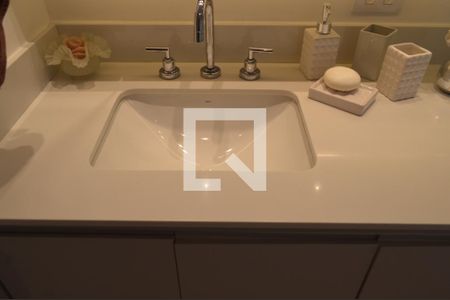 Apartamento à venda com 104m², 2 quartos e 2 vagasBanheiro da Suíte 2