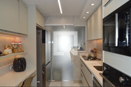 Apartamento à venda com 104m², 2 quartos e 2 vagasCozinha