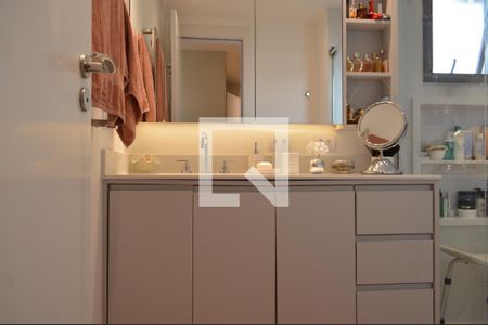 Apartamento à venda com 104m², 2 quartos e 2 vagasBanheiro da Suíte 2