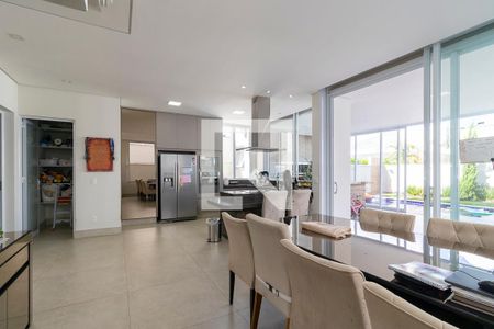 Sala de jantar e cozinha de casa de condomínio à venda com 5 quartos, 360m² em Swiss Park, Campinas