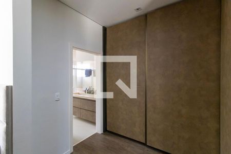 Casa de condomínio à venda com 360m², 5 quartos e 4 vagasQuarto da suíte 1