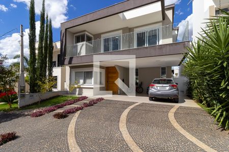 Casa de condomínio à venda com 360m², 5 quartos e 4 vagasFachada