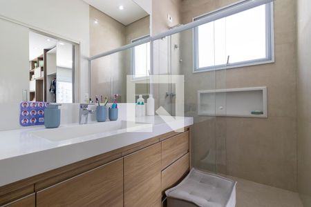 Casa de condomínio à venda com 360m², 5 quartos e 4 vagasBanheiro da suíte 2