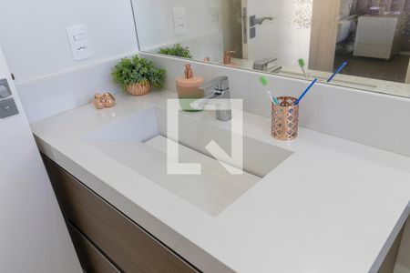 Casa de condomínio à venda com 360m², 5 quartos e 4 vagasBanheiro da suíte 4