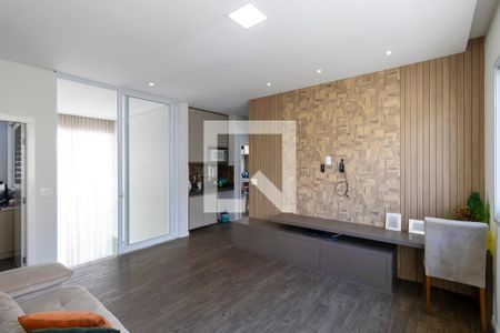 Casa de condomínio à venda com 360m², 5 quartos e 4 vagasHall das suítes e sala de TV