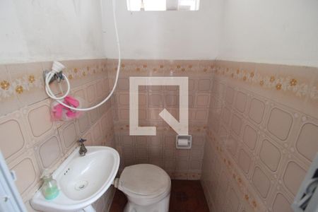 Casa à venda com 152m², 3 quartos e 1 vagaÁrea de Serviço - Banheiro