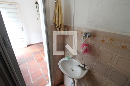 Casa à venda com 152m², 3 quartos e 1 vagaÁrea de Serviço - Banheiro