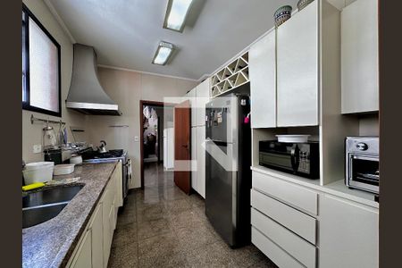 Apartamento à venda com 195m², 4 quartos e 4 vagasCozinha