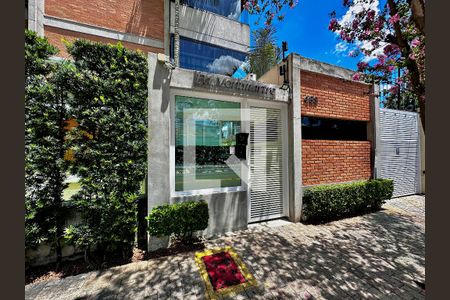 Apartamento à venda com 195m², 4 quartos e 4 vagasFachada