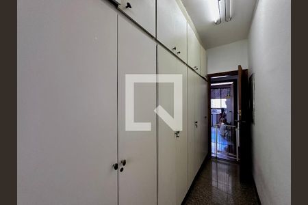Apartamento à venda com 195m², 4 quartos e 4 vagasRoupeiro