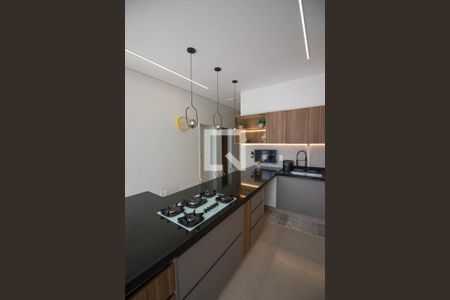 Casa para alugar com 500m², 5 quartos e 6 vagasCozinha