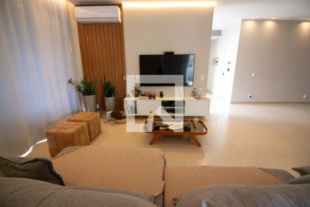Casa para alugar com 500m², 5 quartos e 6 vagasSala
