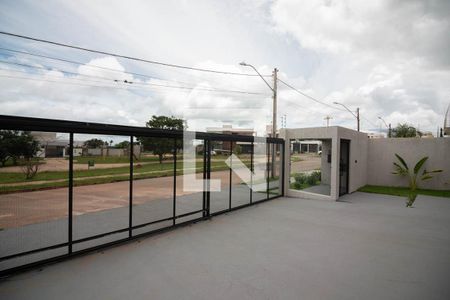 Casa para alugar com 500m², 5 quartos e 6 vagasEntrada - Garagem
