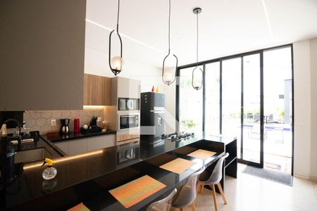 Casa para alugar com 500m², 5 quartos e 6 vagasCozinha