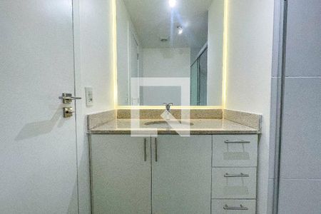 Apartamento para alugar com 66m², 2 quartos e 1 vaga Apartamento para alugar com 66m², 2 quartos e 1 vagaBanheiro da Suíte
