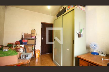 Casa à venda com 240m², 4 quartos e 2 vagas Casa à venda com 240m², 4 quartos e 2 vagasQuarto 4