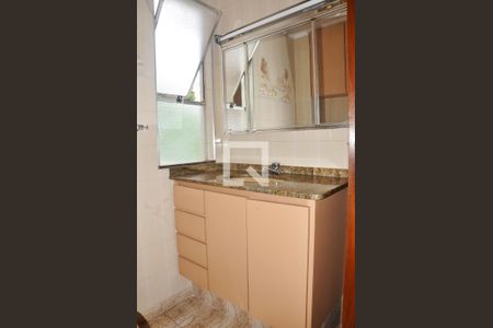 Apartamento para alugar com 52m², 2 quartos e 1 vagaDetalhe - Banheiro Social