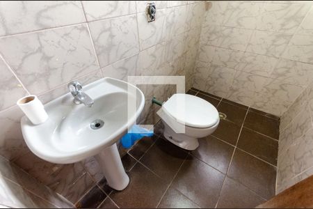 Casa para alugar com 250m², 5 quartos e 5 vagasBanheiro de serviço