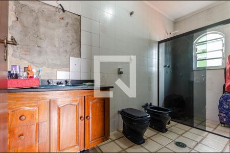 Casa para alugar com 250m², 5 quartos e 5 vagasSuíte 1 - banheiro